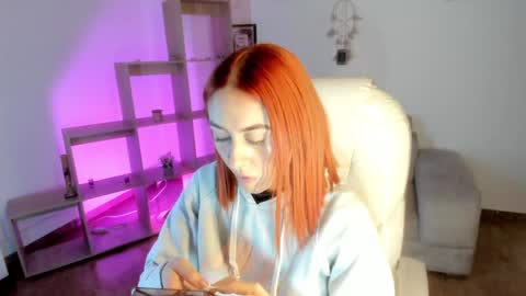 Snapshot of tiarha_ chatting on January 2025 04:32:01 AM Tiarha online show from January 2025 04:32:01 AM