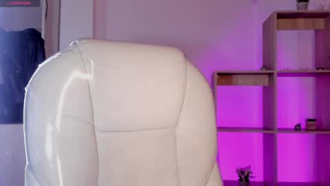 Snapshot of tiarha_ chatting on January 2025 06:52:02 AM Tiarha online show from January 2025 06:52:02 AM