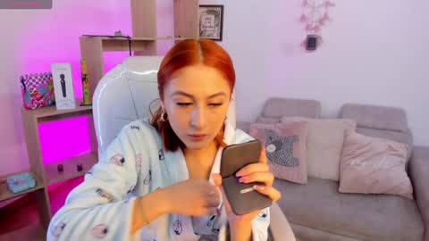 Snapshot of tiarha_ chatting on January 2025 04:41:01 AM Tiarha online show from January 2025 04:41:01 AM