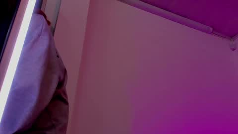 Snapshot of tiarha_ chatting on February 2025 05:19:01 AM Tiarha online show from February 2025 05:19:01 AM