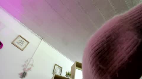 Snapshot of tiarha_ chatting on February 2025 04:04:02 AM Tiarha online show from February 2025 04:04:02 AM