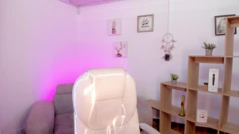 Snapshot of tiarha_ chatting on February 2025 07:43:01 AM Tiarha online show from February 2025 07:43:01 AM