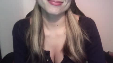 Tifanny online show from March 2025 11:22:01 PM