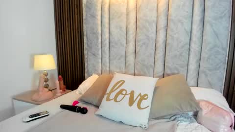 Tiff3 online show from September 2025 07:08:01 PM