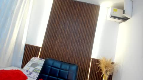 Snapshot of tiff_valentine chatting on January 2025 04:37:02 AM Tiffany online show from January 2025 04:37:02 AM