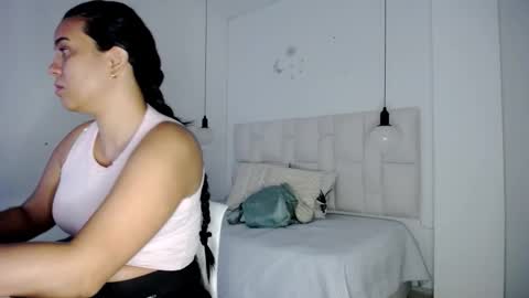 Snapshot of tiffany___pink chatting on October 2025 02:59:02 PM tiffany online show from October 2025 02:59:02 PM