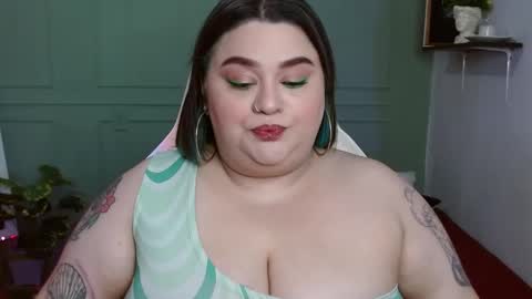 Snapshot of tiffany_laurens chatting on December 2024 06:06:01 AM dont forget ask for custom vids online show from December 2024 06:06:01 AM