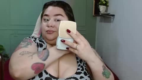 Snapshot of tiffany_laurens chatting on January 2025 06:58:02 AM dont forget ask for custom vids online show from January 2025 06:58:02 AM