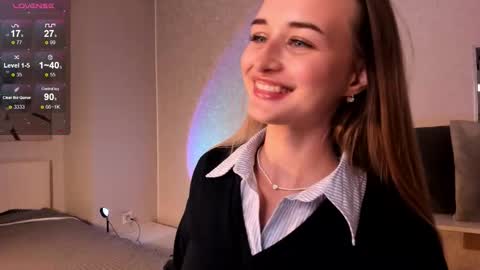 Tiffany online show from October 2025 01:23:01 PM