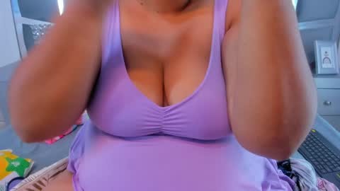 Snapshot of tiffanymiller01 chatting on December 2024 12:51:02 PM Tiffany Miller online show from December 2024 12:51:02 PM
