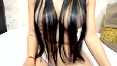 Snapshot of tiffanystone_ chatting on December 2024 09:22:02 PM Tiffany online show from December 2024 09:22:02 PM