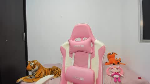 Ana online show from February 2025 01:00:01 AM