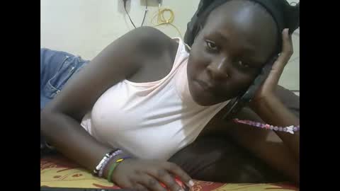 Snapshot of tight_pussie chatting on October 2025 08:06:01 AM tight_pussie online show from October 2025 08:06:01 AM