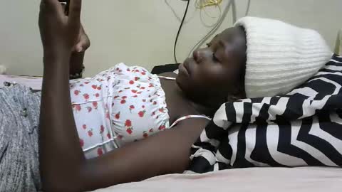 Snapshot of tight_pussie chatting on October 2025 09:15:02 PM tight_pussie online show from October 2025 09:15:02 PM