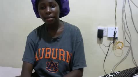 Snapshot of tight_pussie chatting on November 2025 05:48:02 PM tight_pussie online show from November 2025 05:48:02 PM