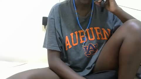 Snapshot of tight_pussie chatting on November 2025 09:21:02 AM tight_pussie online show from November 2025 09:21:02 AM