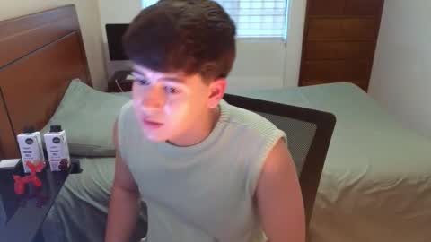 Snapshot of tightncuteass chatting on September 2025 10:33:02 PM Camilo online show from September 2025 10:33:02 PM