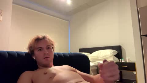 Snapshot of tiktokqueen69 chatting on January 2025 09:35:02 PM tiktokqueen69 online show from January 2025 09:35:02 PM