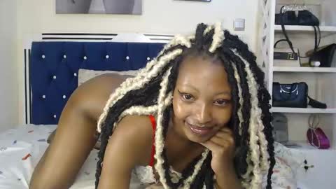 Snapshot of tilly_ebony chatting on October 2025 04:28:01 PM Tilly online show from October 2025 04:28:01 PM