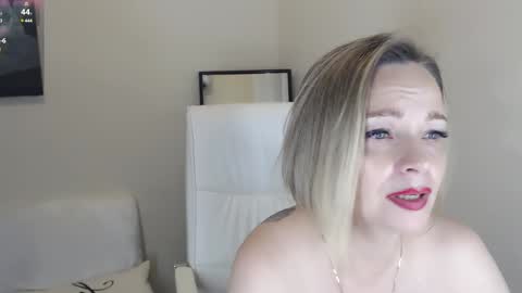 Tilly online show from December 2024 10:42:01 PM