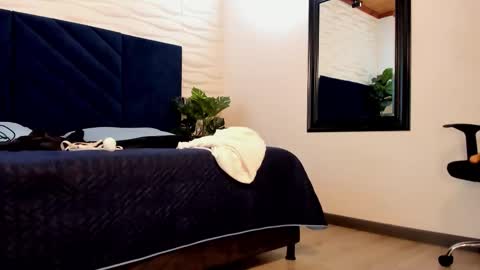 Snapshot of tim__fox chatting on October 2025 12:04:01 PM Tim Fox online show from October 2025 12:04:01 PM