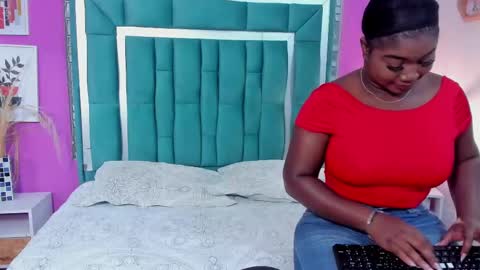 Tina online show from September 2025 12:43:02 PM