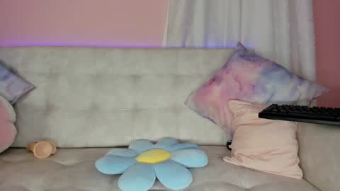 tiny_cora online show from December 2024 07:32:01 PM