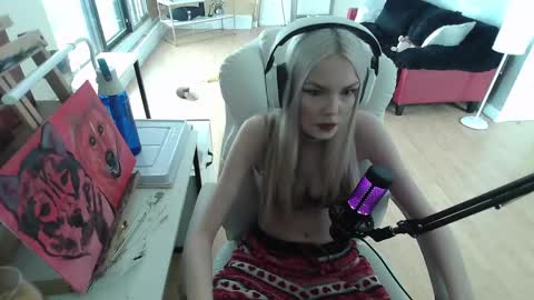 stage Kylie Sinner  brand CLITBAIT online show from February 2025 07:21:01 PM