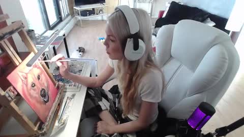 stage Kylie Sinner  brand CLITBAIT online show from February 2025 12:49:01 PM