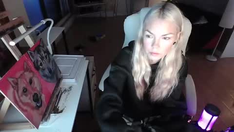 stage Kylie Sinner  brand CLITBAIT online show from February 2025 10:59:01 AM