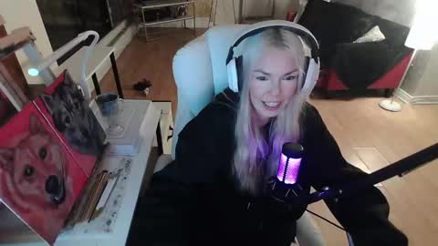 stage Kylie Sinner  brand CLITBAIT online show from February 2025 12:09:01 AM