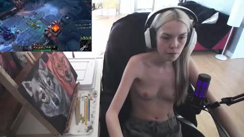 stage Kylie Sinner  brand CLITBAIT online show from February 2025 04:22:02 PM