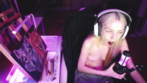 stage Kylie Sinner  brand CLITBAIT online show from February 2025 10:26:01 PM