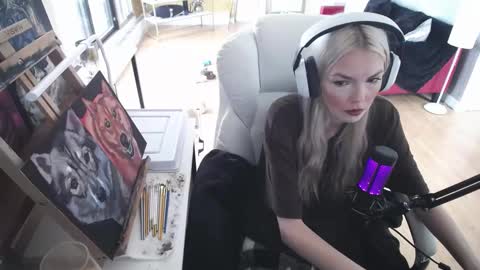 stage Kylie Sinner  brand CLITBAIT online show from February 2025 02:20:01 PM