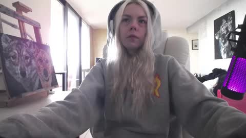 stage Kylie Sinner  brand CLITBAIT online show from October 2025 06:25:02 PM