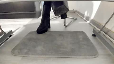 Anna online show from December 2024 05:08:01 PM