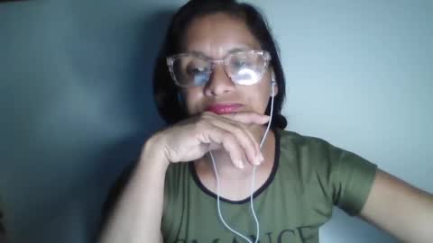 Snapshot of titssmall123 chatting on January 2025 02:50:01 AM Ester online show from January 2025 02:50:01 AM