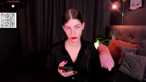 Snapshot of to_your chatting on October 2025 10:44:02 PM 2 GMT Mo Tu We Th Fr 10am-4am online show from October 2025 10:44:02 PM