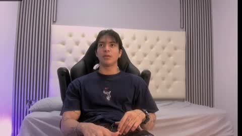 Snapshot of toji_lee chatting on November 2025 02:33:01 AM toji lee online show from November 2025 02:33:01 AM