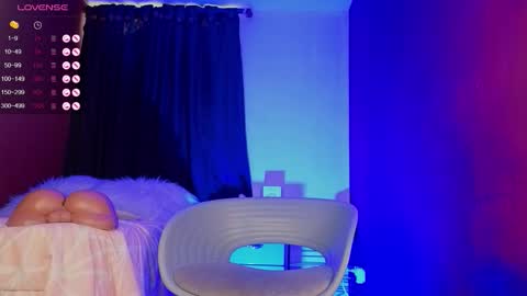 Snapshot of tom_brown12 chatting on October 2025 01:42:02 PM Tom online show from October 2025 01:42:02 PM