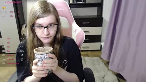 Snapshot of tomato_tease chatting on December 2025 02:00:01 PM tomato_tease online show from December 2025 02:00:01 PM