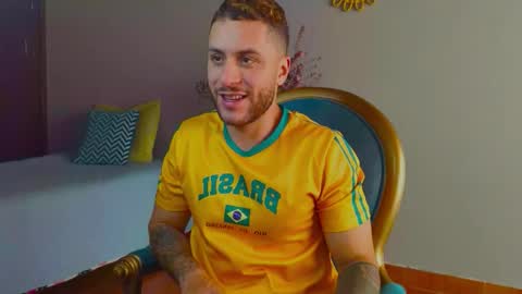 tomDavisXl online show from October 2025 05:04:02 PM