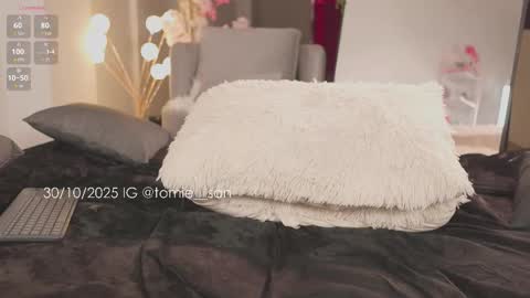 Snapshot of tomie_san chatting on October 2025 02:40:02 PM Tomie online show from October 2025 02:40:02 PM