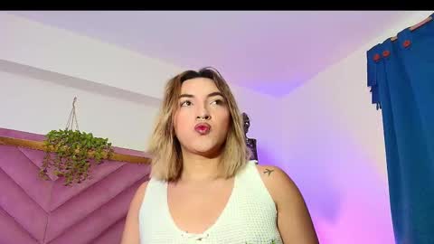 Snapshot of tomlondon_ chatting on October 2025 10:14:01 AM online show from October 2025 10:14:01 AM