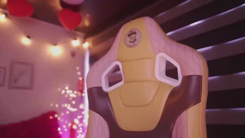 Blue  online show from February 2025 01:07:01 PM