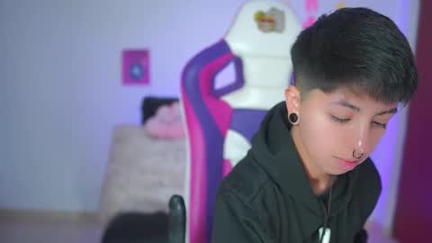 Blue  online show from September 2025 12:39:01 PM