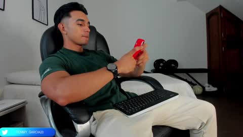 Snapshot of tommygarcia_ chatting on January 2025 05:26:01 PM Instagram t garcia69 online show from January 2025 05:26:01 PM