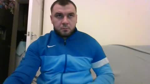 tommyy19901 online show from December 2024 07:27:02 PM