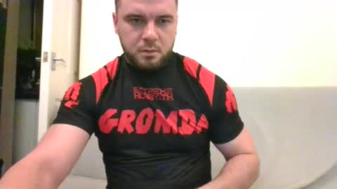tommyy19901 online show from December 2024 07:21:01 PM