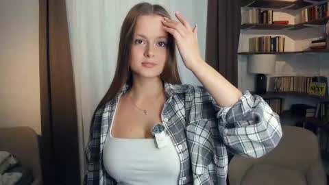 Snapshot of tonka_love chatting on October 2025 08:44:01 AM Alice online show from October 2025 08:44:01 AM
